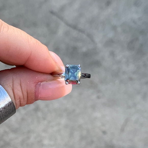 Stunning 2.08 ct radiant cut Moissanite - Picture 7 of 8